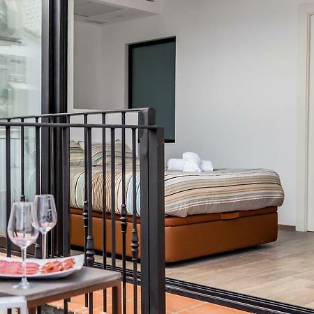 Appartement CENTER-Luxurious 1BR, 1BA-Terrace, WI-FI, A/C à Valence Extérieur photo