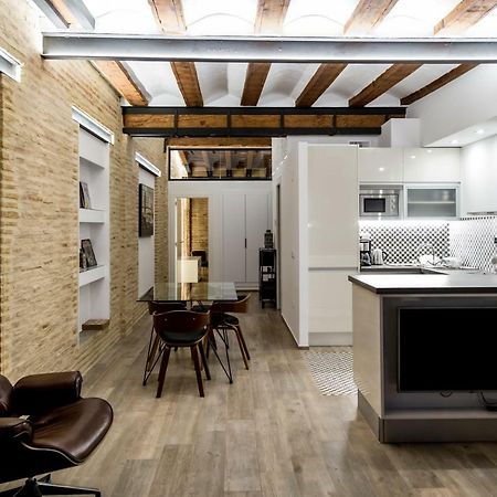 Appartement CENTER-Luxurious 1BR, 1BA-Terrace, WI-FI, A/C à Valence Extérieur photo