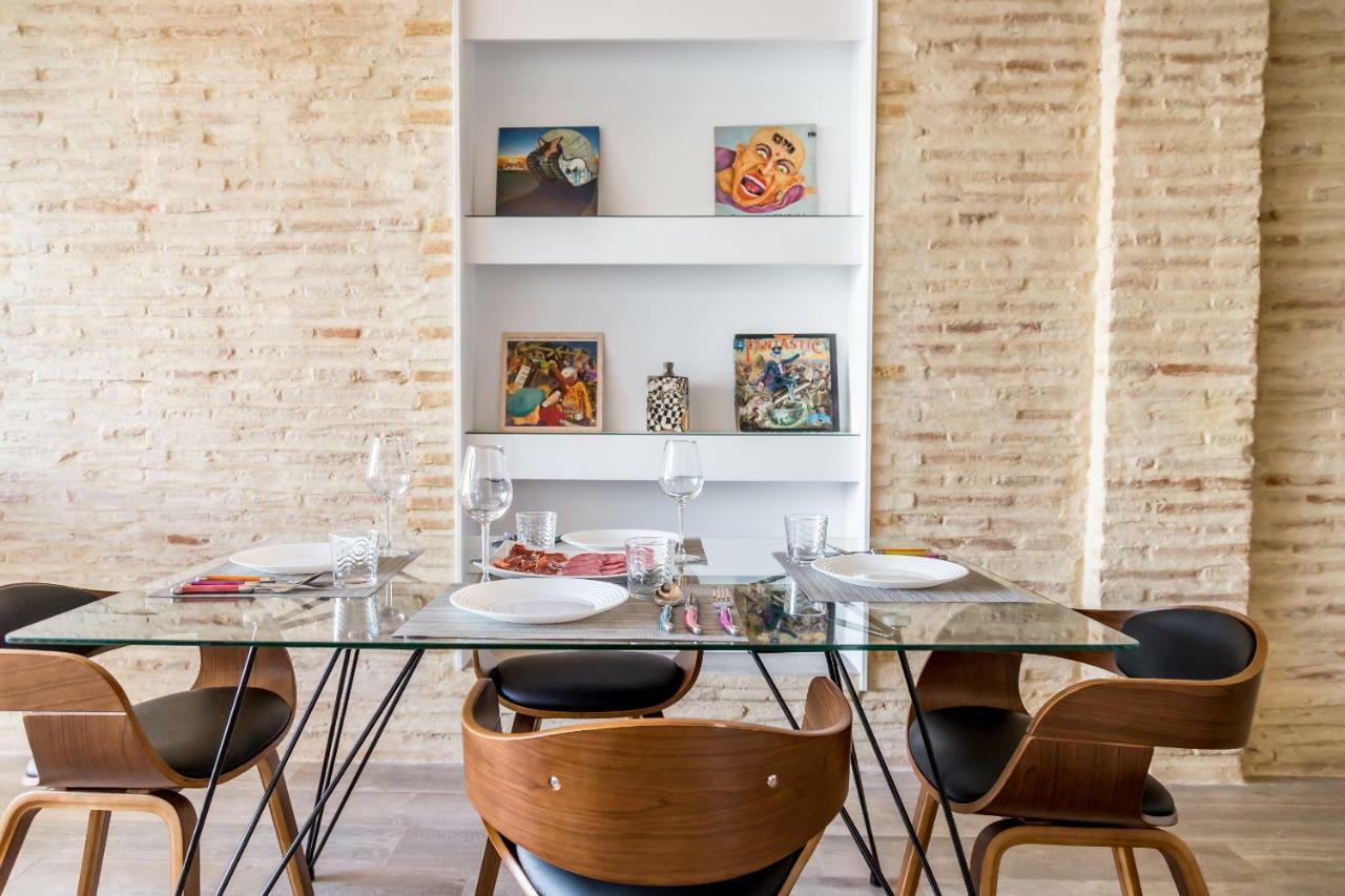 Appartement CENTER-Luxurious 1BR, 1BA-Terrace, WI-FI, A/C à Valence Extérieur photo