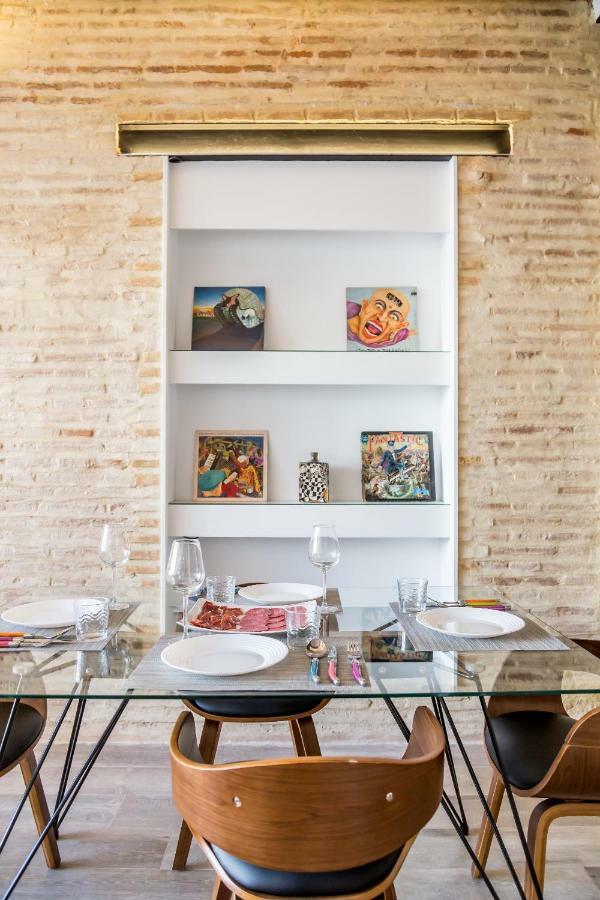 Appartement CENTER-Luxurious 1BR, 1BA-Terrace, WI-FI, A/C à Valence Extérieur photo
