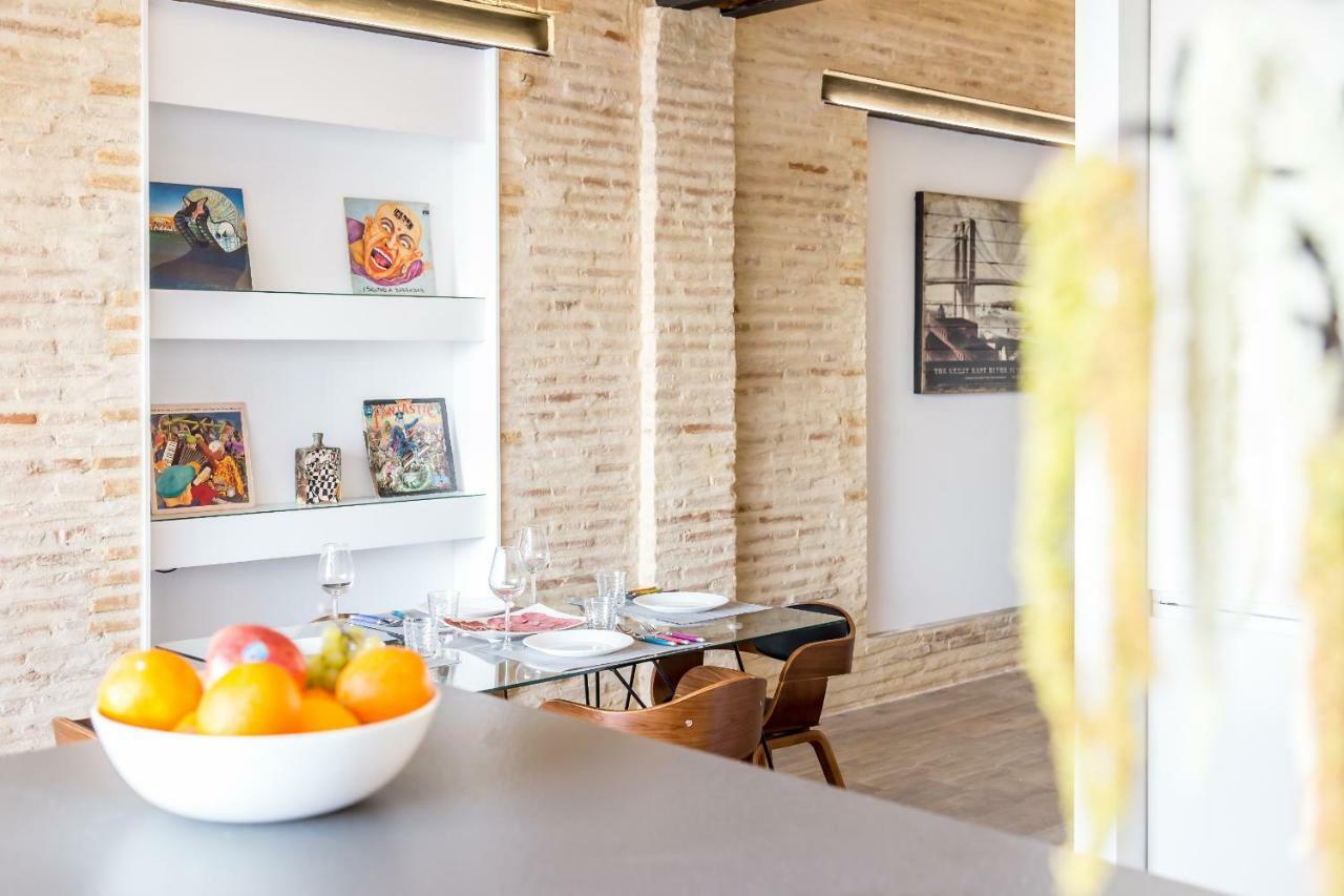 Appartement CENTER-Luxurious 1BR, 1BA-Terrace, WI-FI, A/C à Valence Extérieur photo