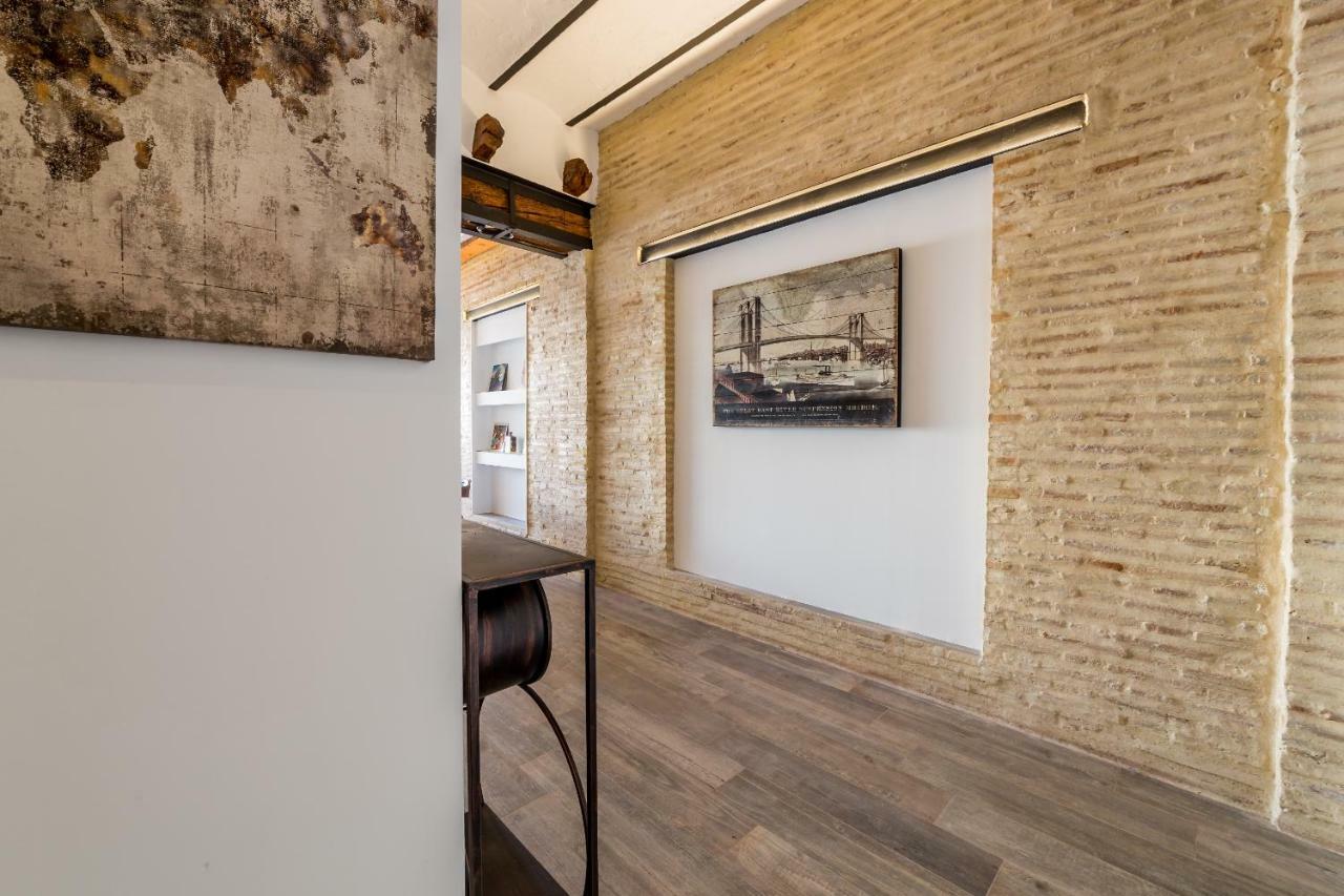Appartement CENTER-Luxurious 1BR, 1BA-Terrace, WI-FI, A/C à Valence Extérieur photo
