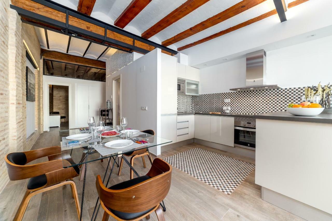 Appartement CENTER-Luxurious 1BR, 1BA-Terrace, WI-FI, A/C à Valence Extérieur photo