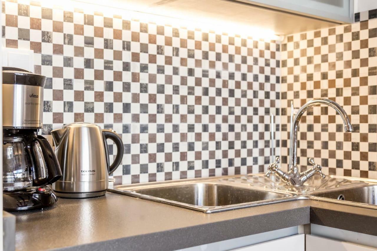 Appartement CENTER-Luxurious 1BR, 1BA-Terrace, WI-FI, A/C à Valence Extérieur photo